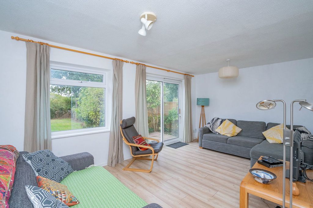 Property photo 3 of 12