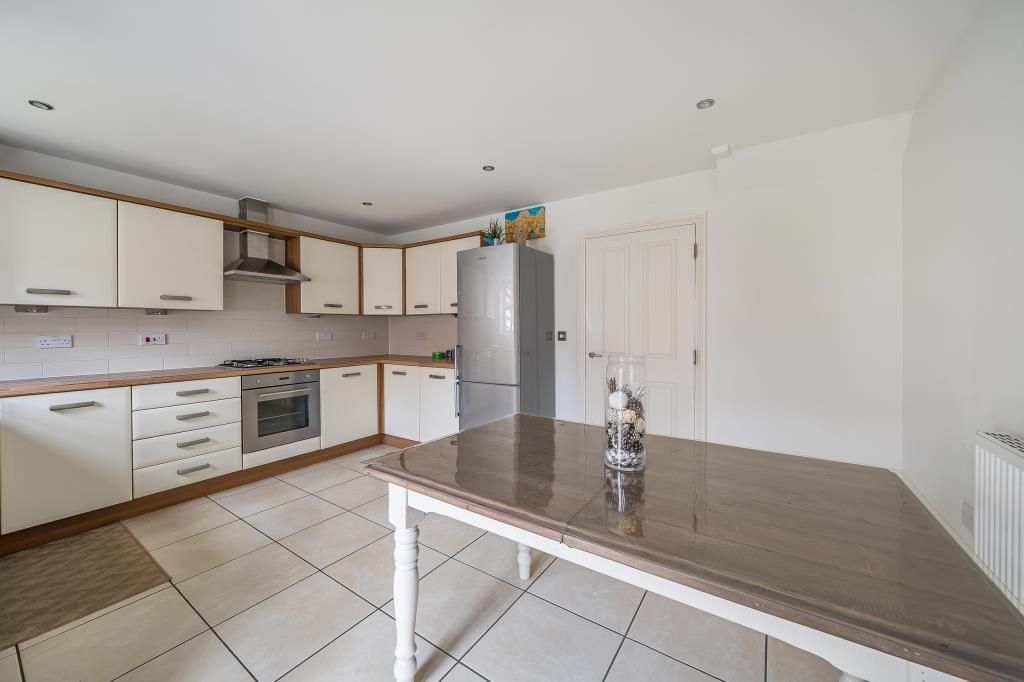 Property photo 2 of 21 Kitchen