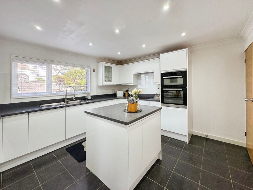 Property photo 3 of 28 5063244