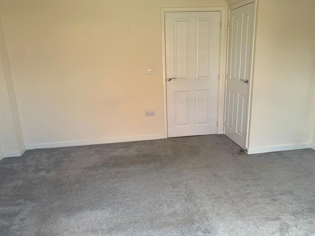 Property photo 3 of 34