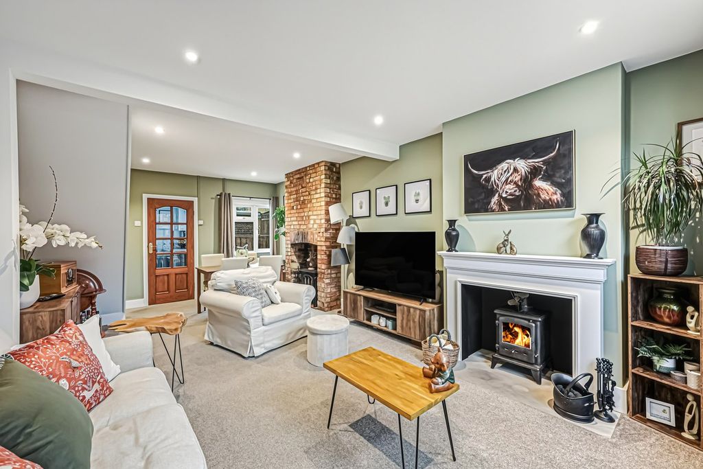 Property photo 2 of 18