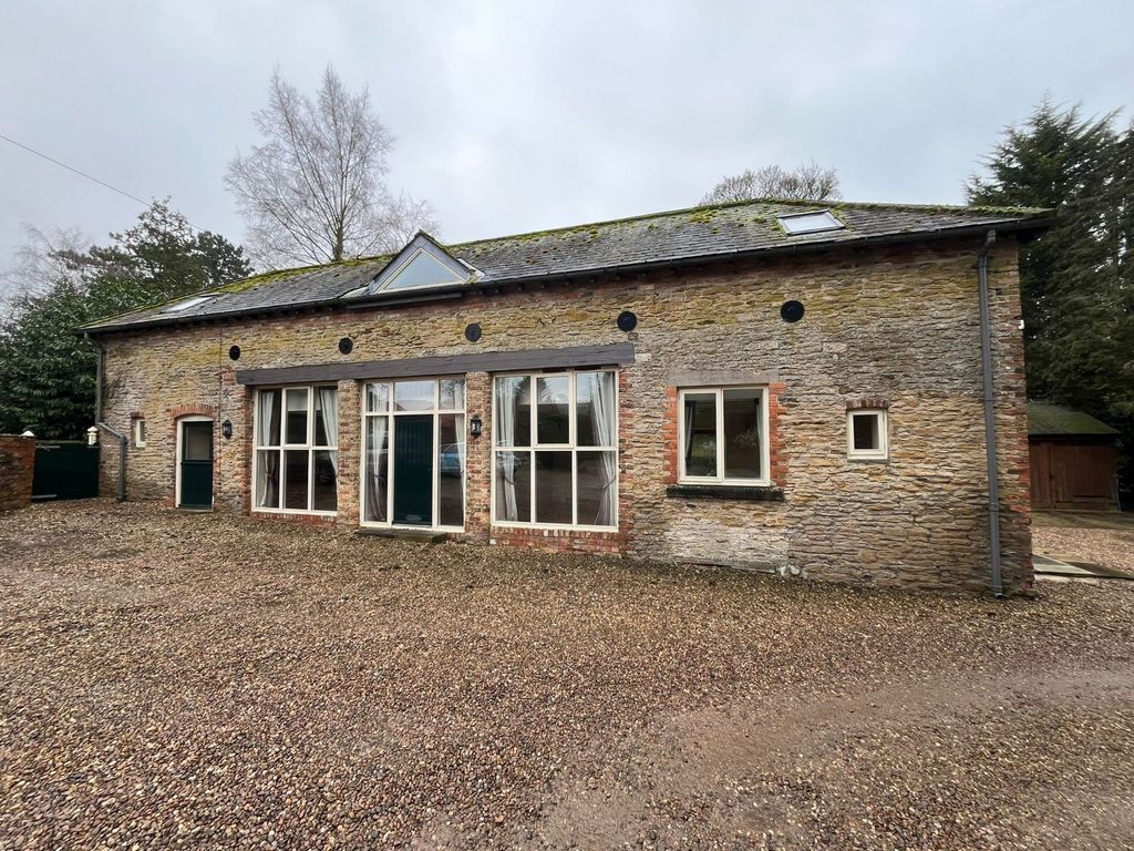 Property photo 1 of 11 External