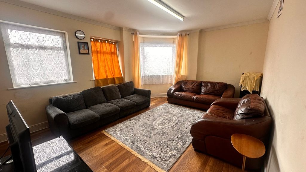 Property photo 2 of 7