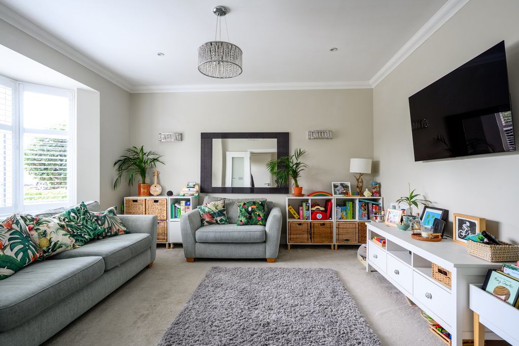 Property photo 3 of 18