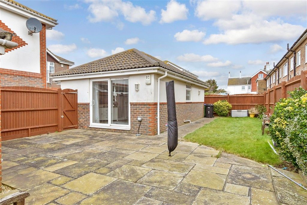 Property photo 2 of 10 Patio / Decking