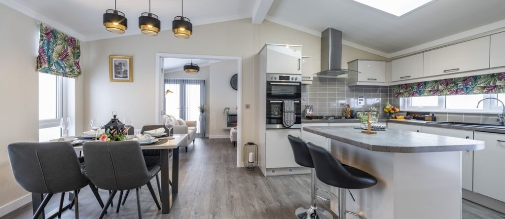 Property photo 3 of 12 Ikon Kitchen