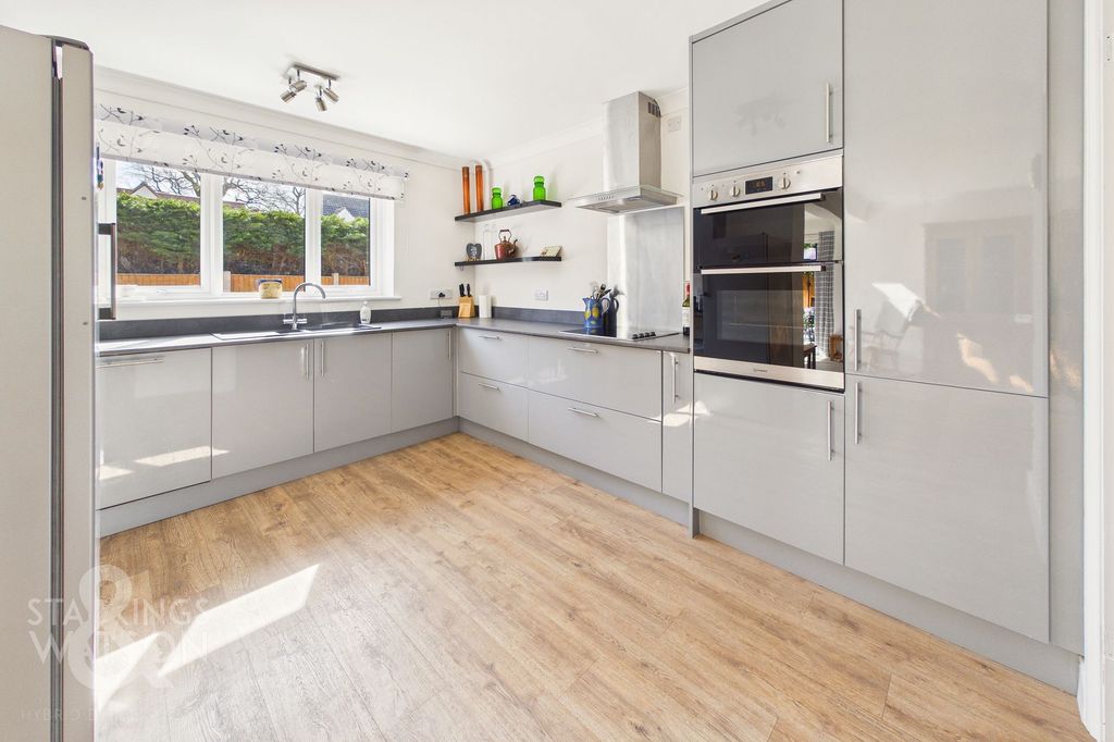 Property photo 3 of 26