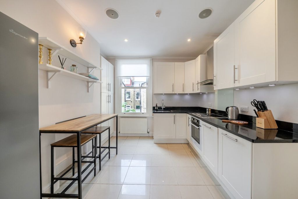 Property photo 3 of 16 Picture No. 13