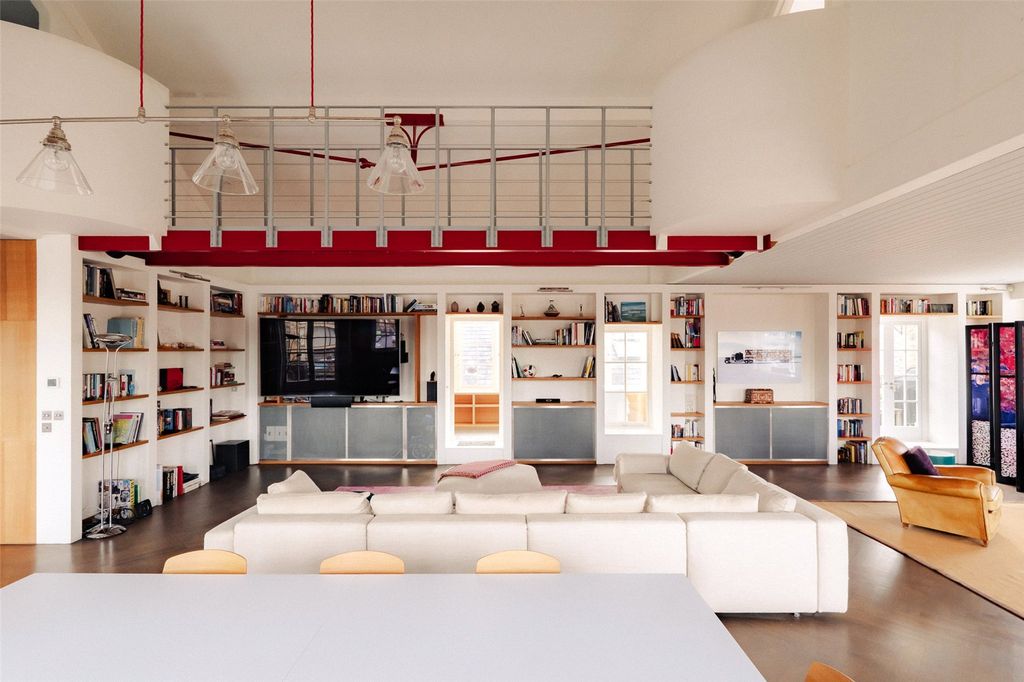 Property photo 3 of 25 Picture 3