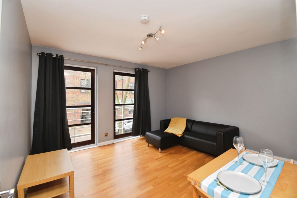 Property photo 3 of 20