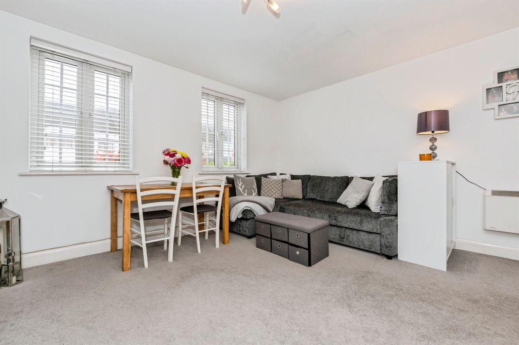 Property photo 3 of 9