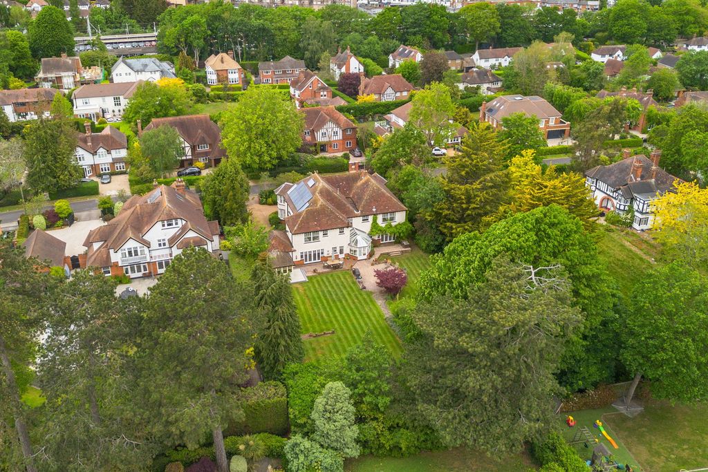 Additional image 67 of 6 bed detached house for saleGreenway, Hutton Mount, Brentwood CM13
