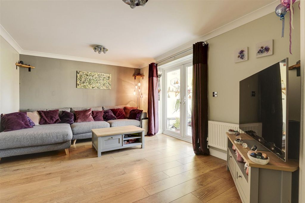 Property photo 3 of 24