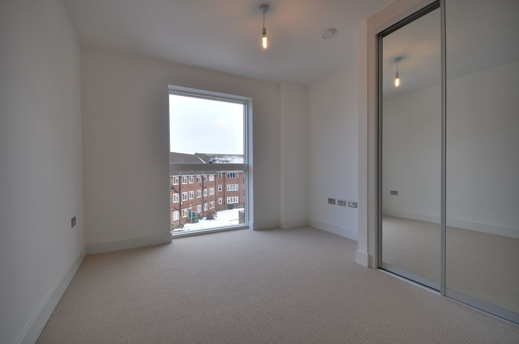 Property photo 3 of 17 Bedroom