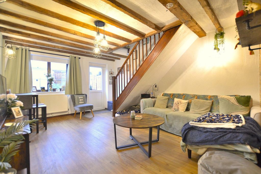 Property photo 3 of 9