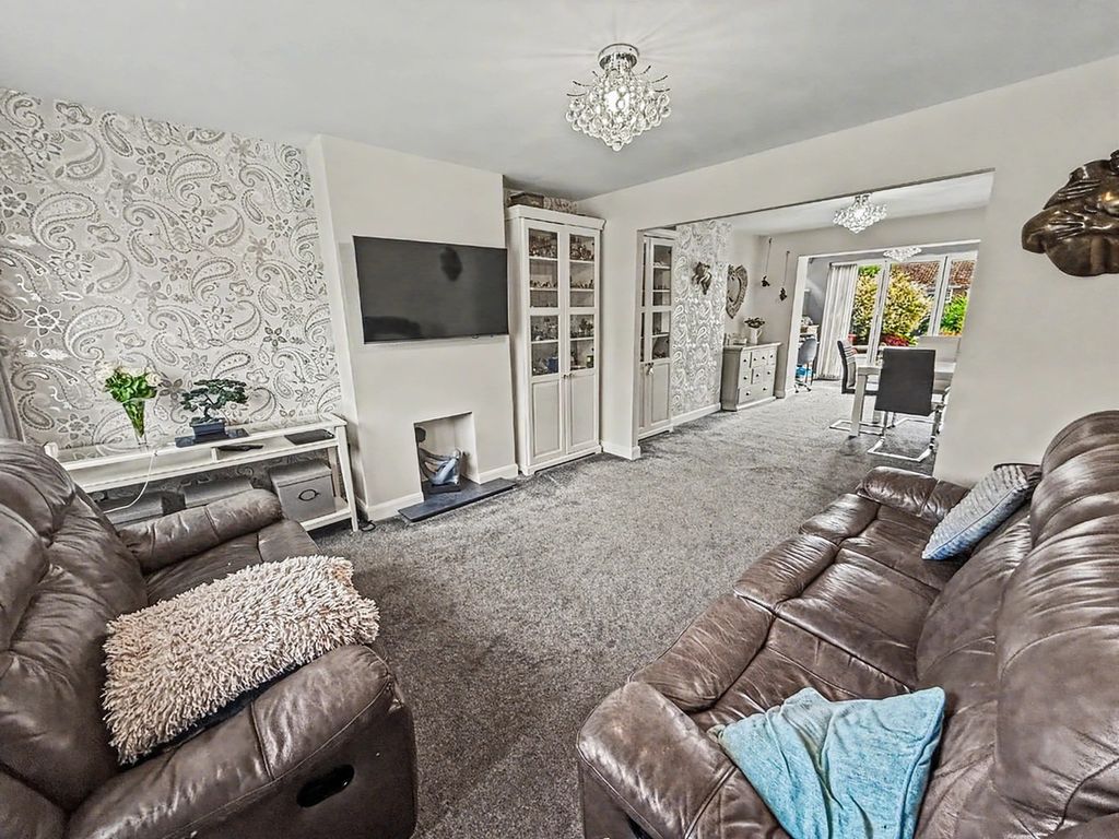 Property photo 3 of 39 5215616