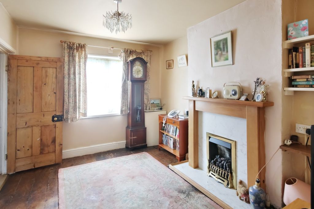 Property photo 3 of 10