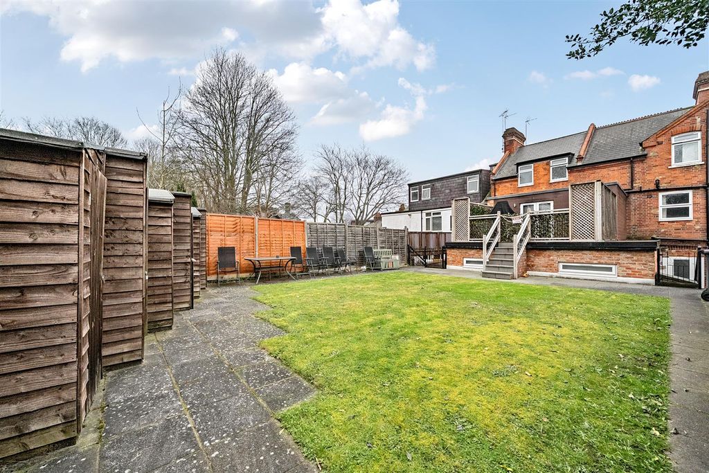 Property photo 1 of 12 Communal Garden