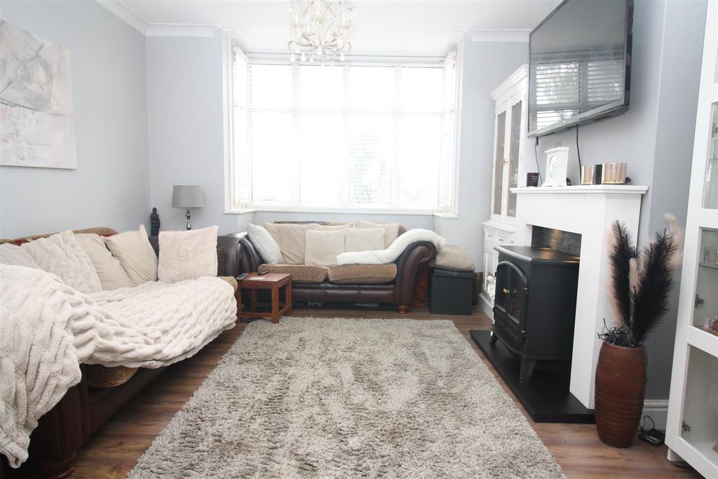 Property photo 2 of 28 226 Buck Lounge B.Jpg