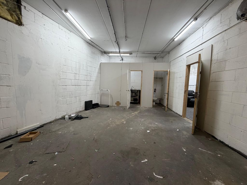 Property photo 3 of 4