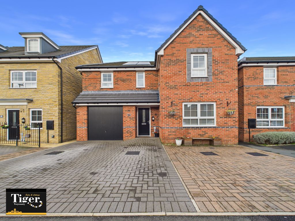 Property photo 1 of 28 Cam01931G0-Pr0326-Still027