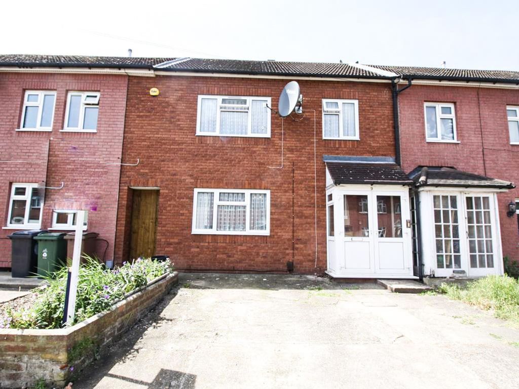 Property photo 1 of 11 Lukin Crescent E4