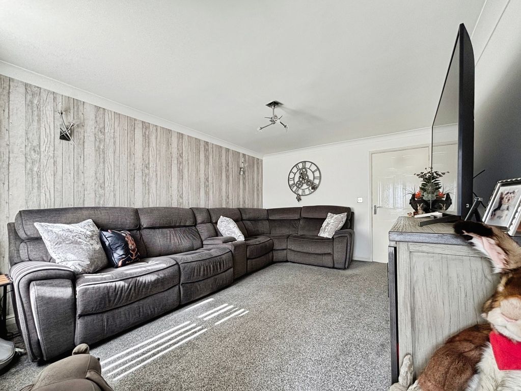 Property photo 3 of 18 Pbox-Img.Jpg