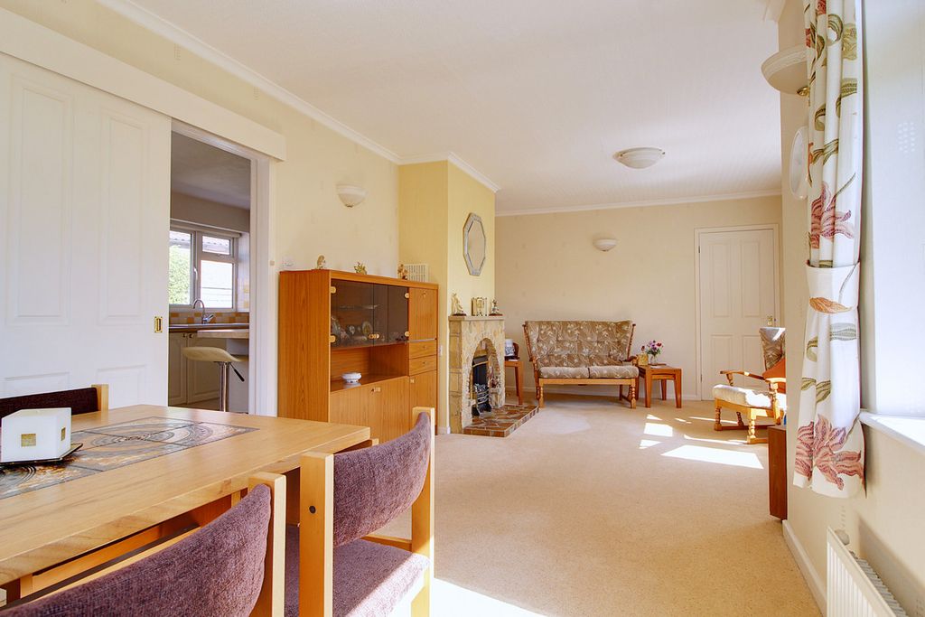 Property photo 3 of 27