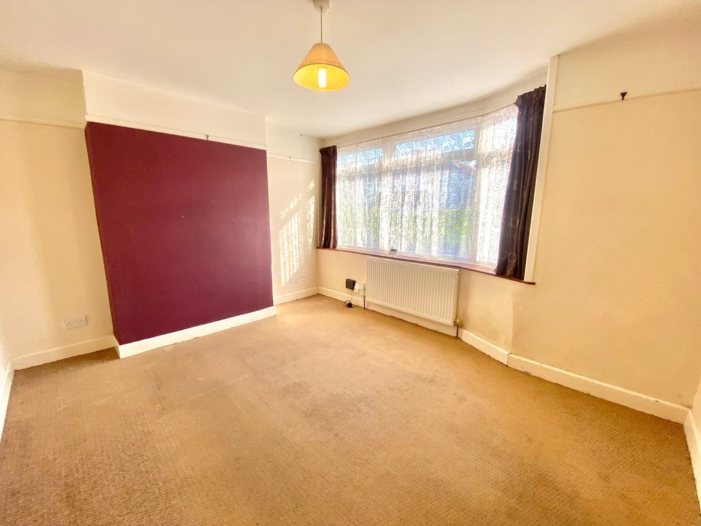 Property photo 2 of 11 Lounge