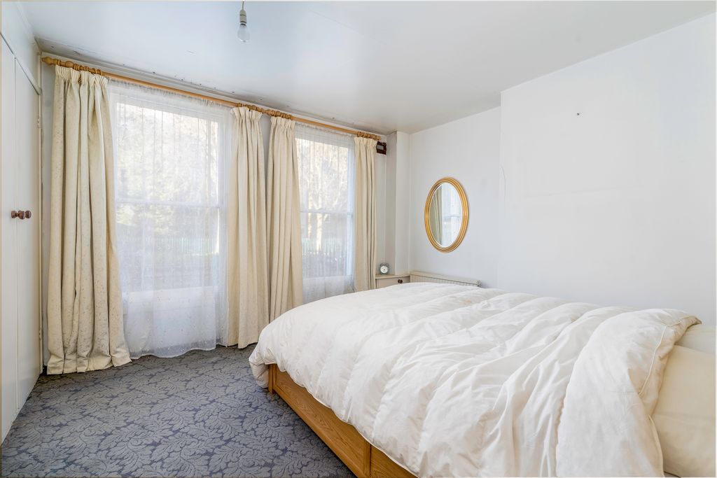 Property photo 1 of 11 Photo 01