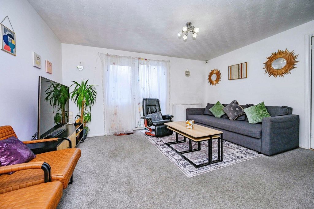 Property photo 2 of 18 Pbox-Img.Jpg