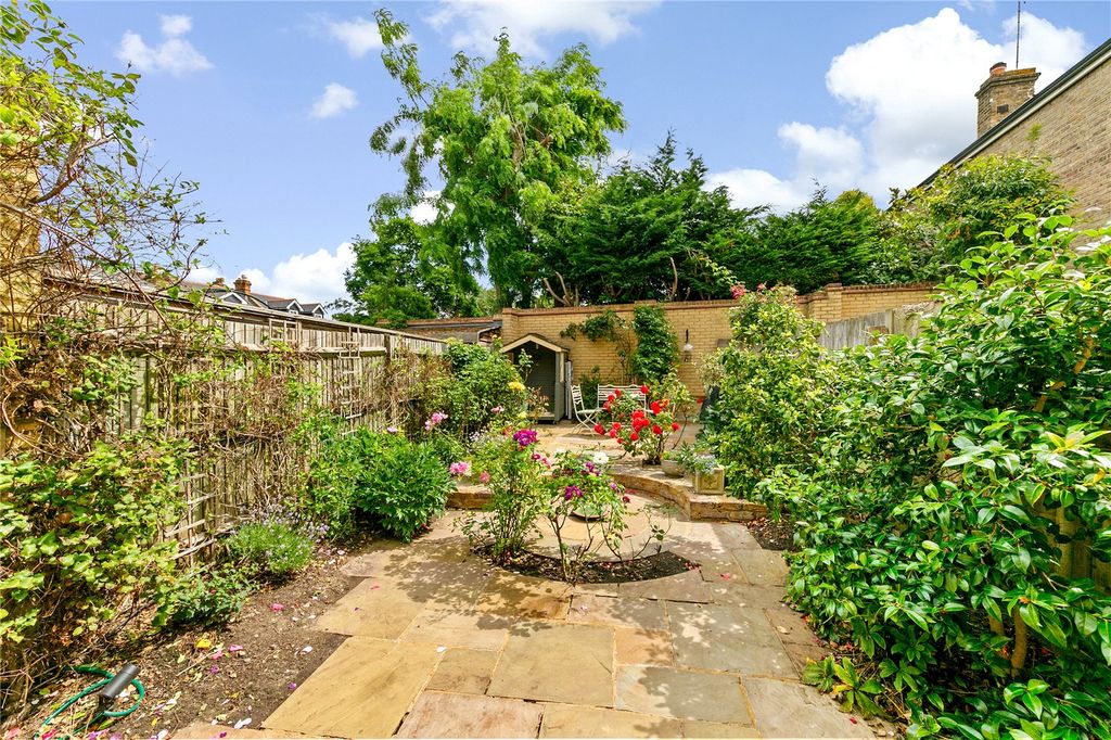 Property photo 2 of 16 Picture No. 13