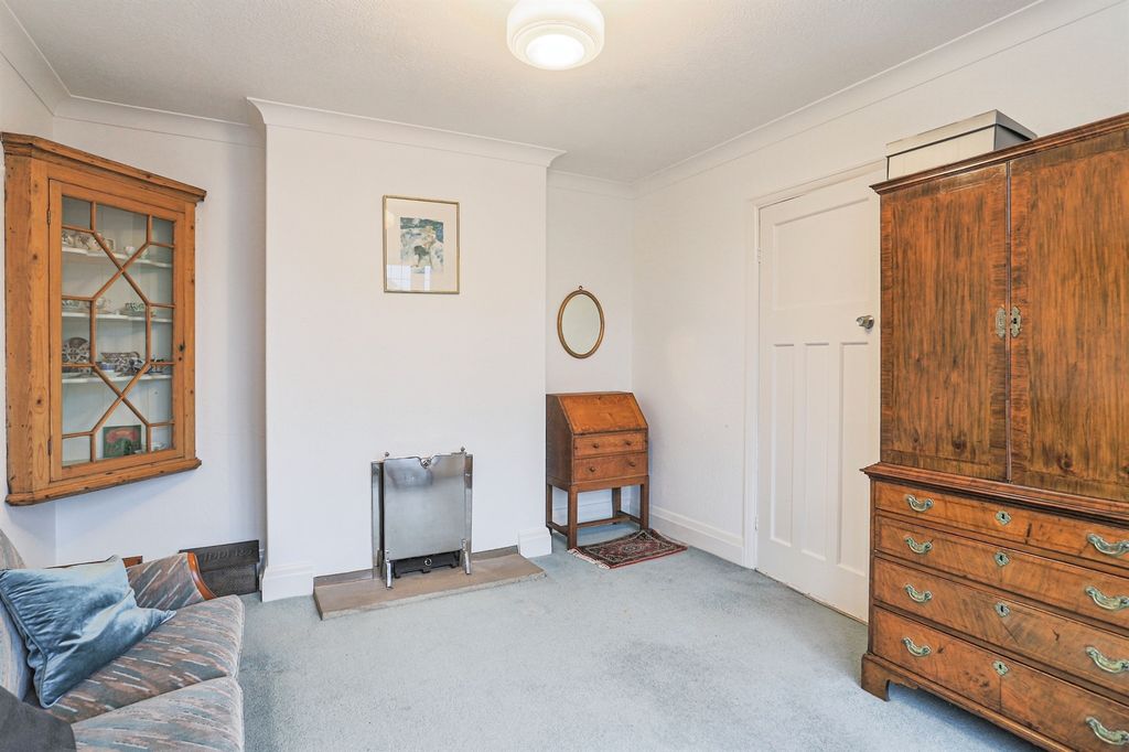 Property photo 3 of 17