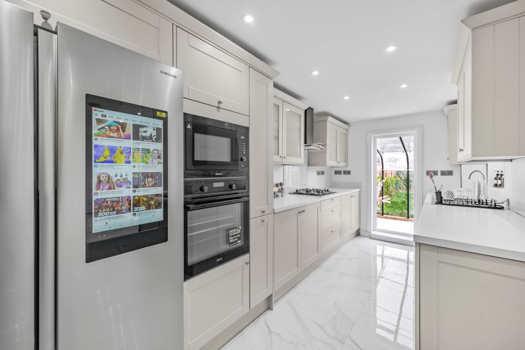 Property photo 3 of 16