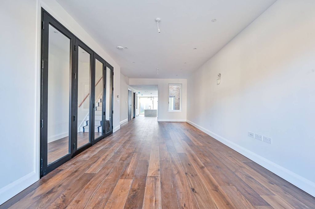 Property photo 1 of 36