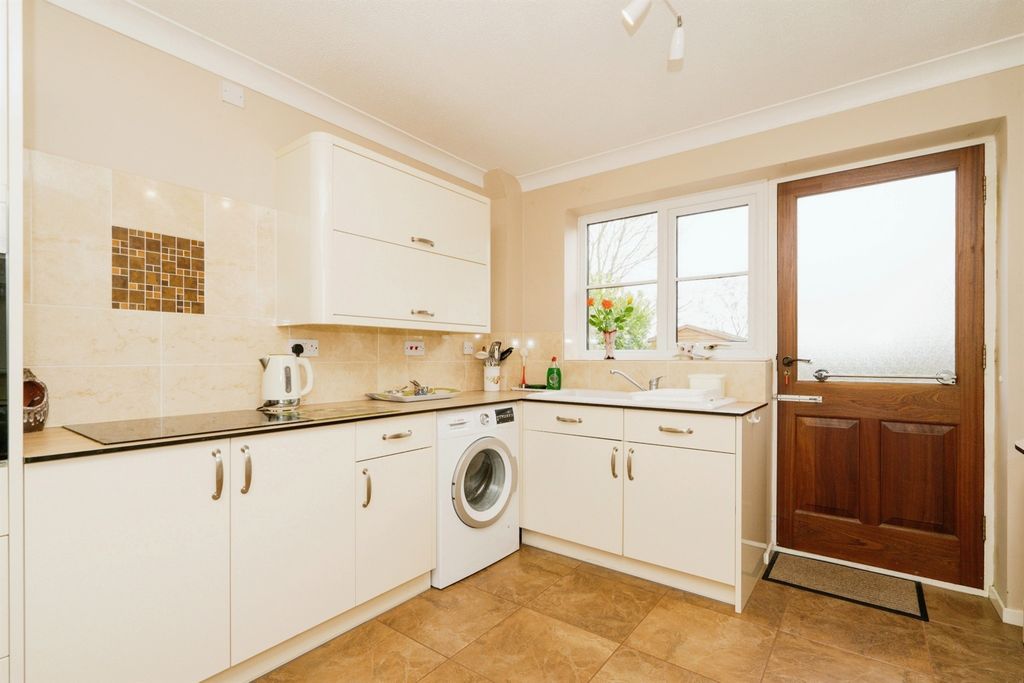 Property photo 2 of 16