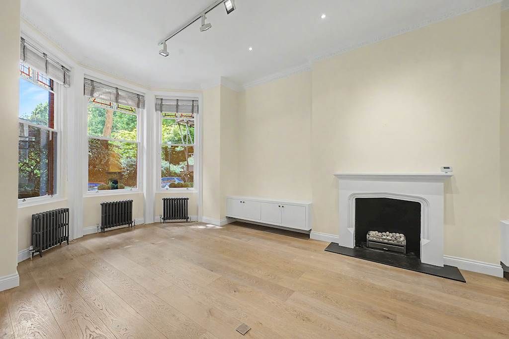 Property photo 3 of 21 Natural Light