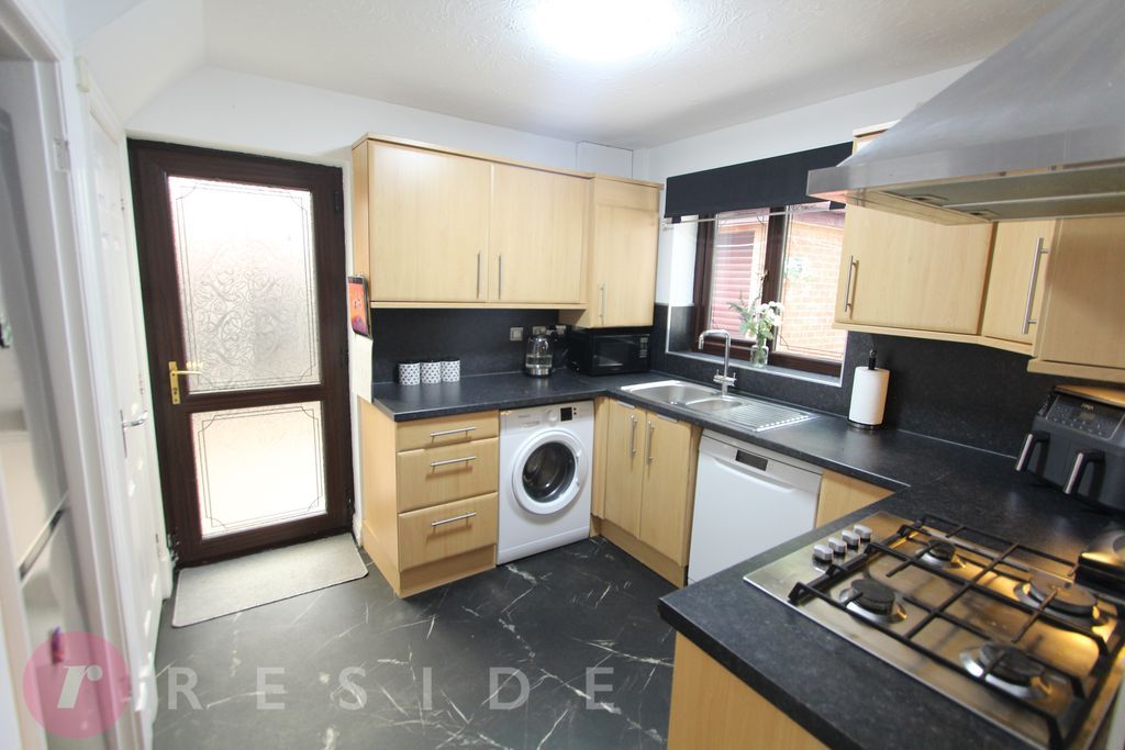 Property photo 3 of 20 Kitchen