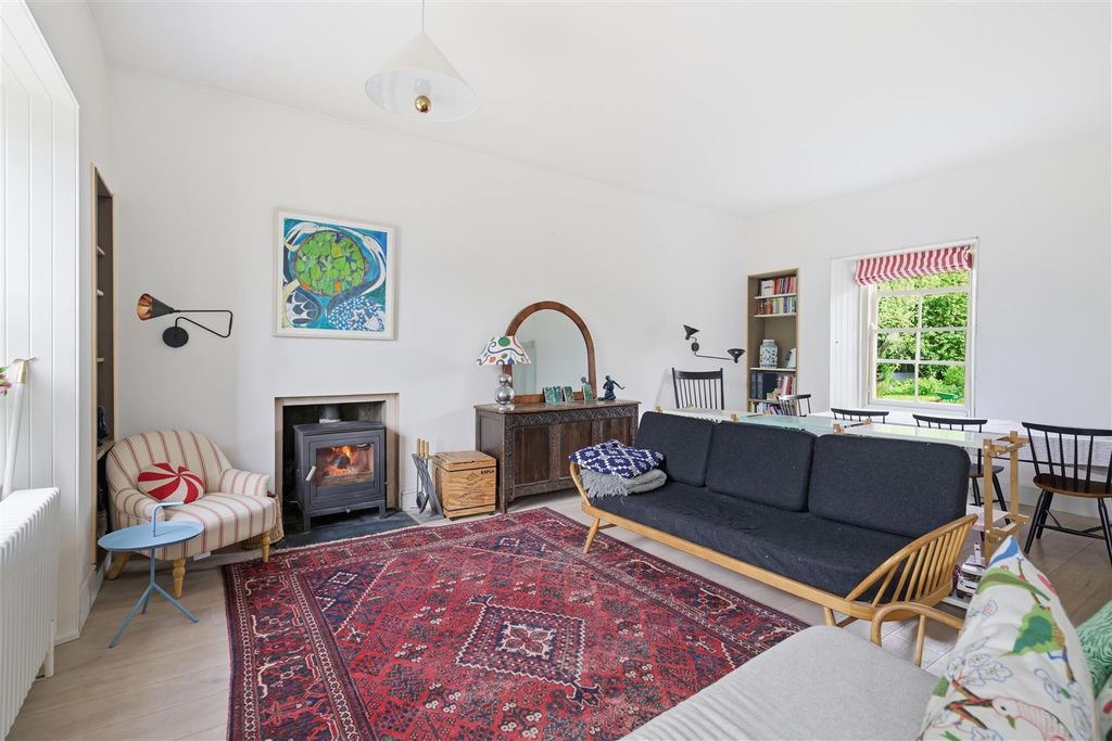 Property photo 2 of 30 Morningtonvilla-0008.Jpg
