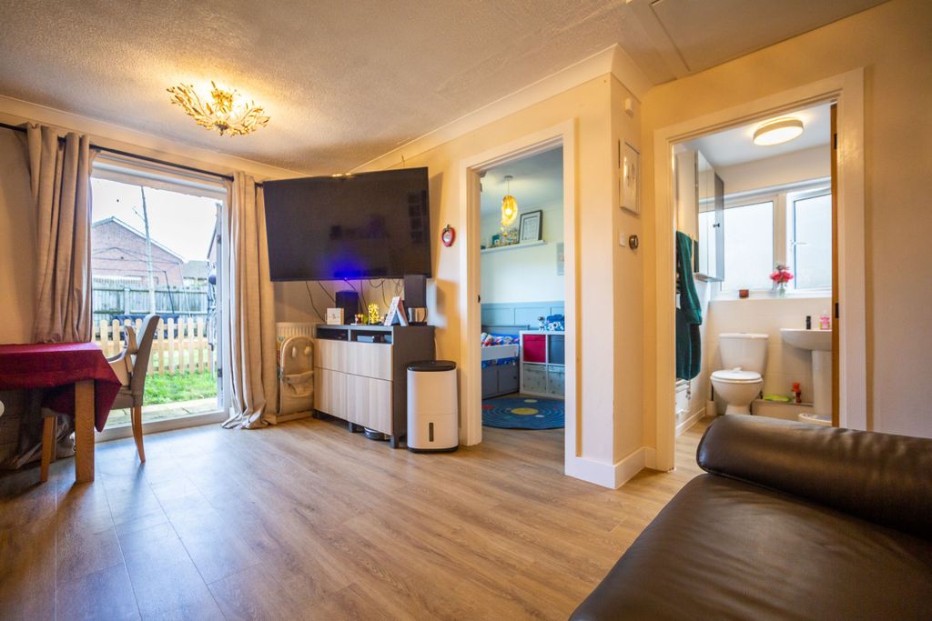 Property photo 3 of 10