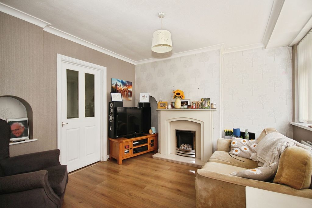 Property photo 2 of 17 Photo