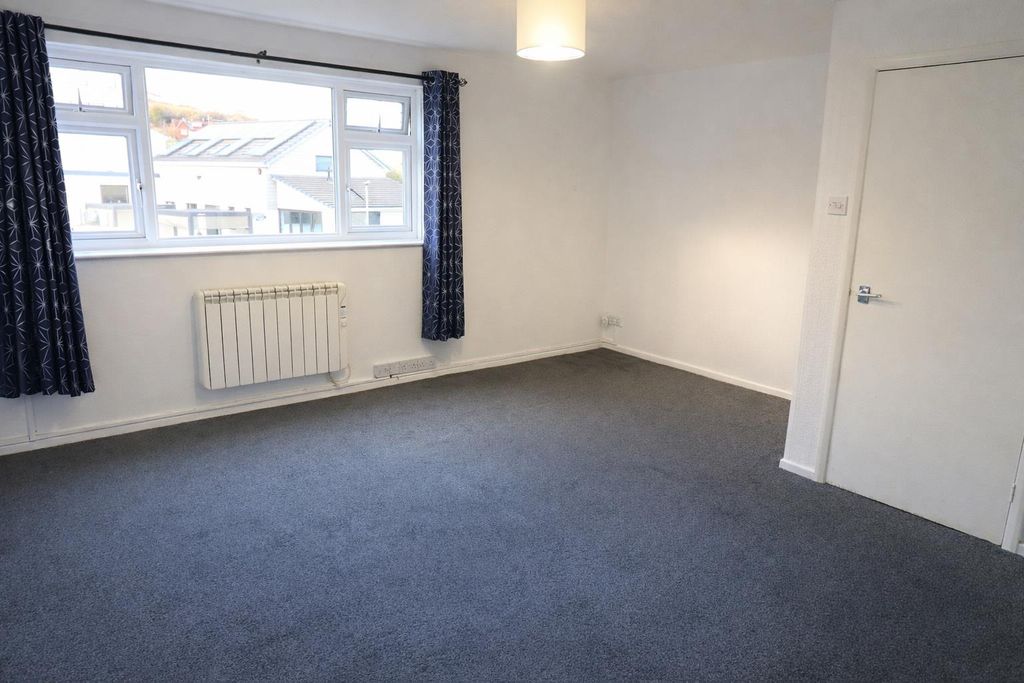 Property photo 2 of 6 Living Room.Png