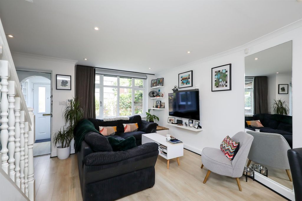 Property photo 3 of 14