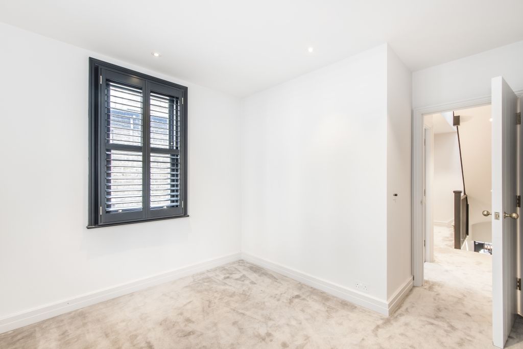 Property photo 3 of 13 Musard-010