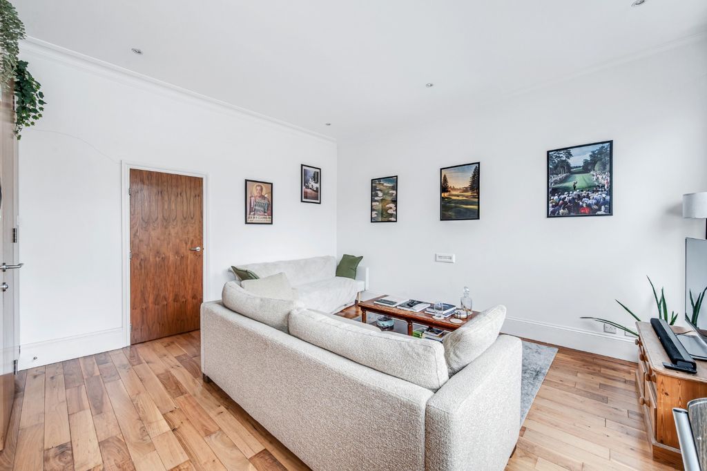 Property photo 3 of 12 2195844