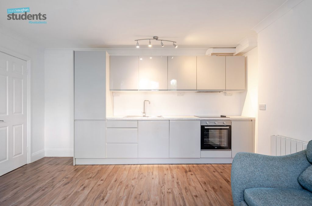 Property photo 3 of 11 F6Ac583F-6E77-4A7...