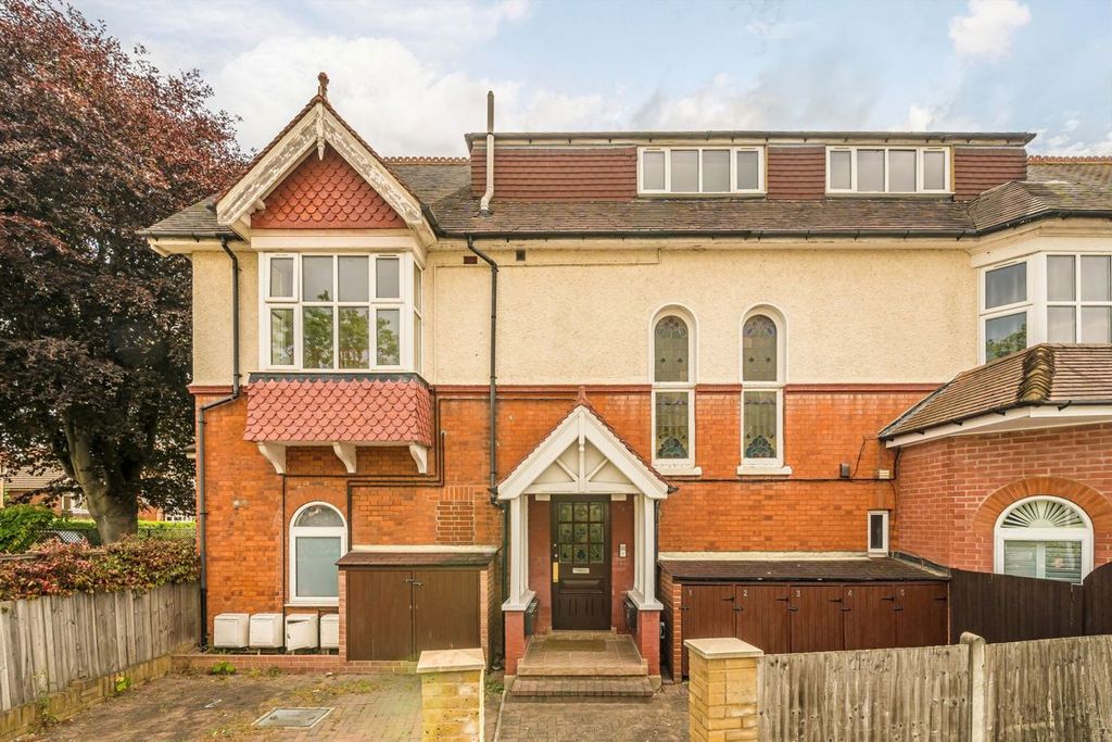 Property photo 1 of 8