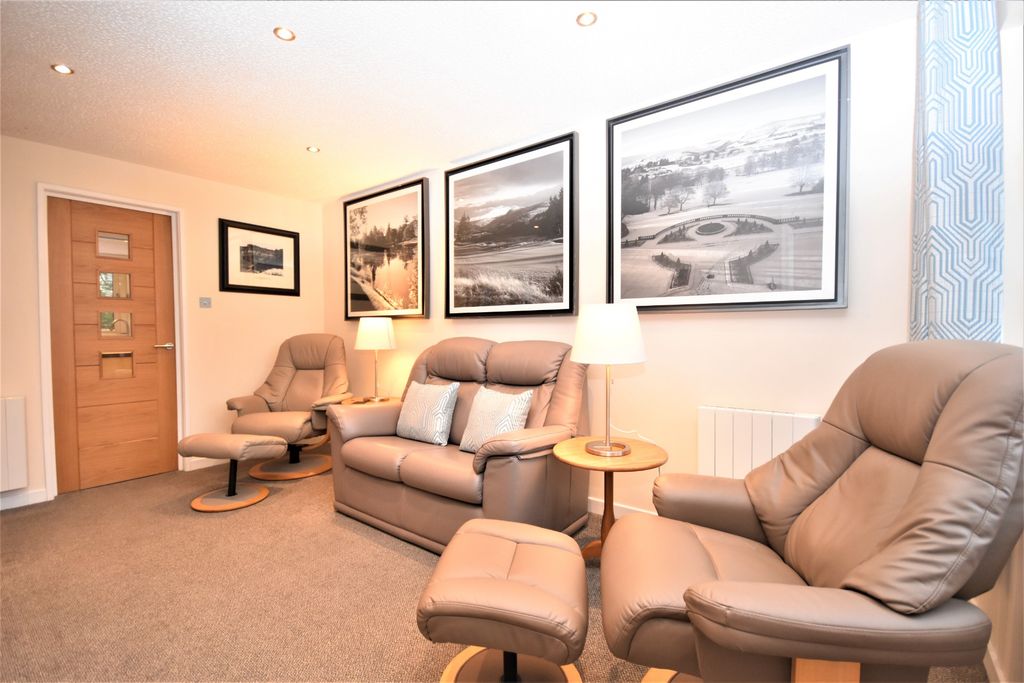 Property photo 3 of 13 3