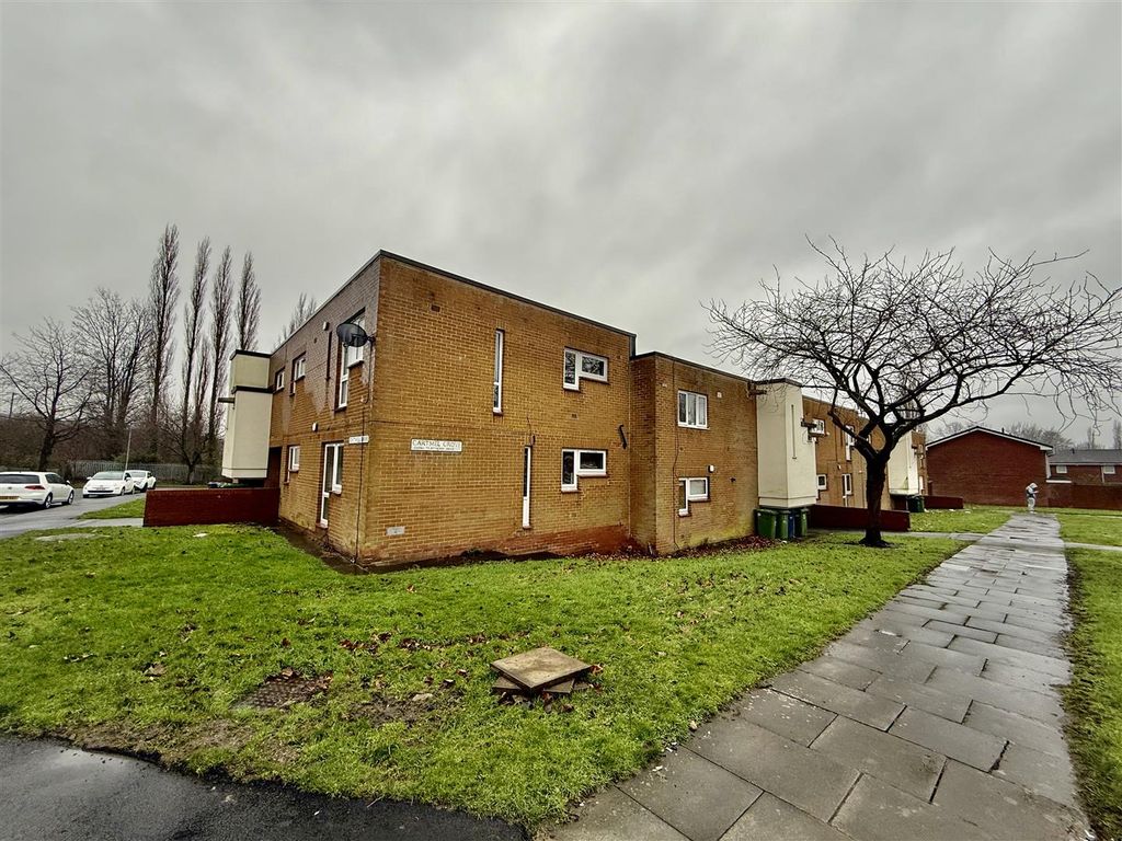 Property photo 1 of 14 External