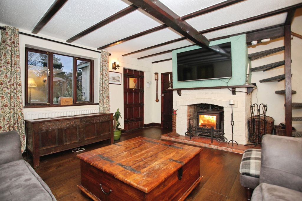 Property photo 3 of 28